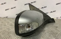 Стекла и зеркала для Volvo C30 2010 года на фотографиях