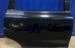 Двери для Audi Q7 2015 года на фотографиях