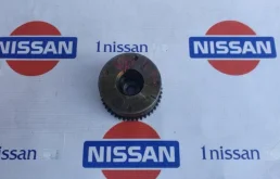 Регулятор фаз газораспределения для Nissan X-Trail 2002 года на фотографиях