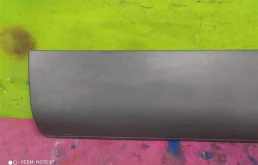 Молдинг двери задний левый для Audi Q7 2010 года на фотографиях