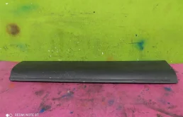 Молдинг двери задний левый для Audi Q7 2010 года на фотографиях