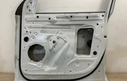 Дверь передняя правая для Audi Q7 2009 года на фотографиях