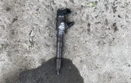 Форсунка топливная для Opel Insignia 2014 года на фотографиях