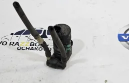 Насос омывателя фар для Volvo C30 на фотографиях