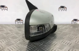 Стекла и зеркала для Volvo C30 2010 года на фотографиях