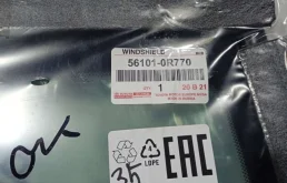 Лобовое (ветровое) стекло для Toyota RAV4 на фотографиях