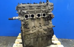 Двигатель без навесного для Toyota RAV4 2014 года на фотографиях