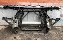 Панель радиатора (телевизор) для BMW X3 2005 года на фотографиях