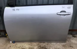 Дверь передняя левая для Toyota Corolla 2012 года на фотографиях