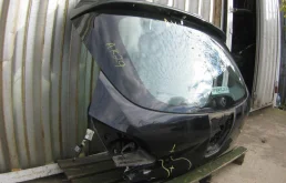 Крышка багажника для Opel Astra 2014 года на фотографиях