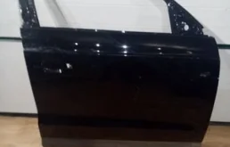 Дверь передняя правая для Audi Q3 2012 года на фотографиях