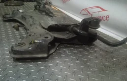 Подрамник двигателя для Hyundai i40 на фотографиях