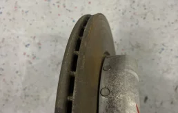 Диски тормозные задние (комплект) для BMW 5er на фотографиях