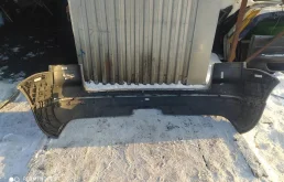 Накладка заднего бампера для Volkswagen Touareg 2004 года на фотографиях