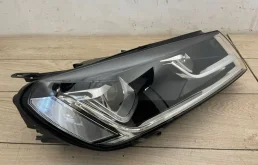 Фары для Volkswagen Touareg 2015 года на фотографиях