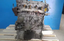 Двигатель без навесного для Toyota RAV4 2008 года на фотографиях