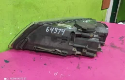 Фары для Volkswagen Touareg 2002 года на фотографиях