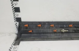 Молдинг передней левой двери для Audi Q7 2015 года на фотографиях