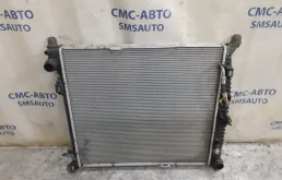 Радиатор охлаждения ДВС для Mercedes-Benz GL class 2015 года на фотографиях