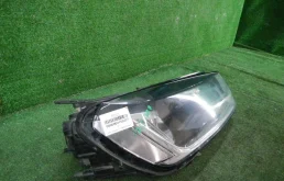 Фары для Volkswagen Touareg 2015 года на фотографиях