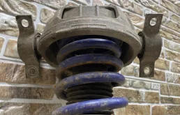 Амортизатор задний правый для Audi Q7 на фотографиях