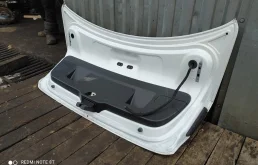 Дверь багажника для Volkswagen Jetta 2017 года на фотографиях