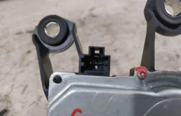 Трапеция стеклоочистителей для Ford Fusion на фотографиях