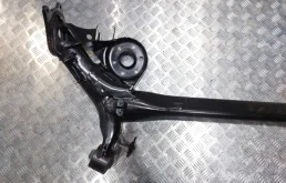 Задняя балка для Toyota Corolla на фотографиях