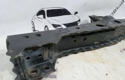 Подрамник двигателя для Toyota Corolla на фотографиях