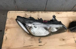 Фара ксенон левая для Honda Civic 2005 года на фотографиях