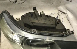 Фары для Land Rover Freelander 2007 года на фотографиях