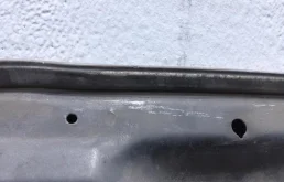 Замок капота для Hyundai Solaris на фотографиях