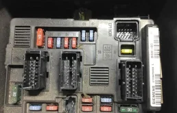 Блок предохранителей (U118470003L) для Renault Kangoo Фургон KW 2008-2016