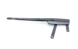 Поводок лобового стеклоочистителя правый для Audi Q7 2007 года на фотографиях