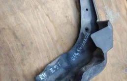 Брызговик передний правый (638541AA0A) для Nissan Murano Z51 2007-2015