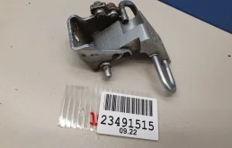 Петля двери задней правой нижняя для Volkswagen Touareg 2002-2010
