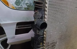 Радиатор охлаждения ДВС для Mercedes-Benz GL class 2010 года на фотографиях