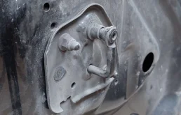 Капот для Audi Q3 2015 года на фотографиях