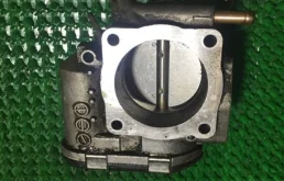 Блок дроссельной заслонки для Audi A4 2004 года на фотографиях