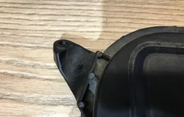 Пластиковая крышка двигателя для Ford Kuga 2008 года на фотографиях