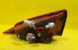 Фонарь внутренний левый для Hyundai Solaris на фотографиях