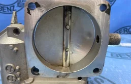 Дроссельная заслонка для Mercedes-Benz C class на фотографиях