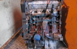 Двигатель (без навесного) для Peugeot 406 Купе 8C 1997-2005