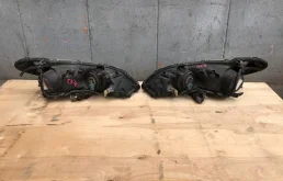 Фара правая для Honda Civic 2005 года на фотографиях