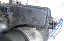 Корпус масляного фильтра для Volvo C30 на фотографиях