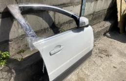 Двери для Volvo XC70 2014 года на фотографиях