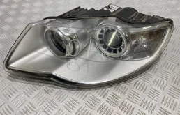 Фары для Volkswagen Touareg 2010 года на фотографиях