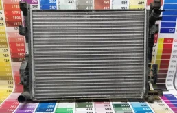 Радиатор охлаждения ДВС для Renault Sandero на фотографиях