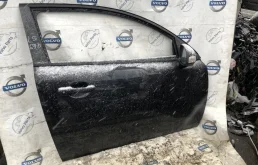 Двери для Volvo C30 2007 года на фотографиях