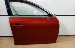 Дверь передняя правая для Audi A4 2024 года на фотографиях